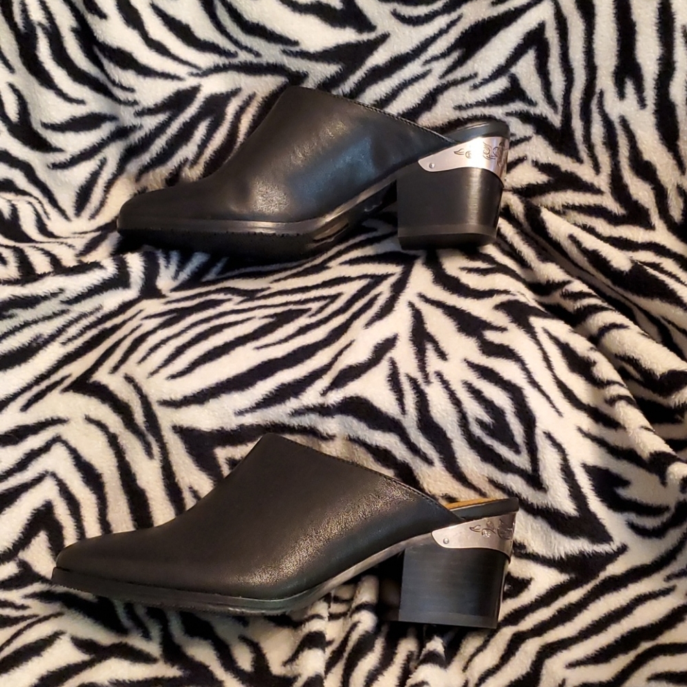 Patricia Nash black leather Clogs/mules size 6-NWT
